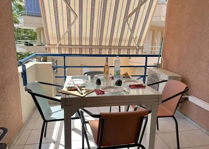 Appartement Cosy A Port Frejus: Climatise, Proche Plage, Commerces Et Garage - 4 Couchages - Fr-1-226A-176