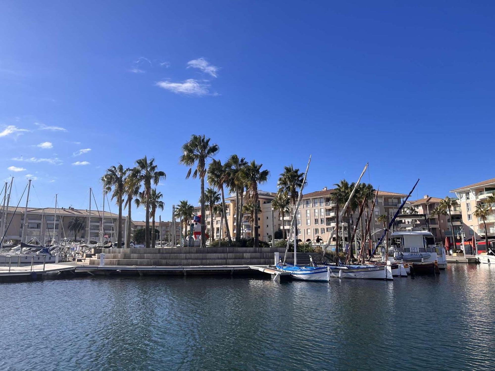 Cosy A Port Frejus: Climatise, Proche Plage, Commerces Et Garage - 4 Couchages - Fr-1-226a-176 * Fréjus