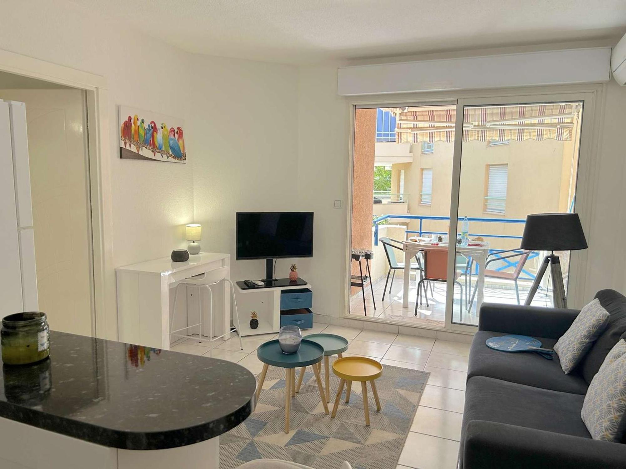 Appartement Cosy A Port Frejus: Climatise, Proche Plage, Commerces Et Garage - 4 Couchages - Fr-1-226a-176